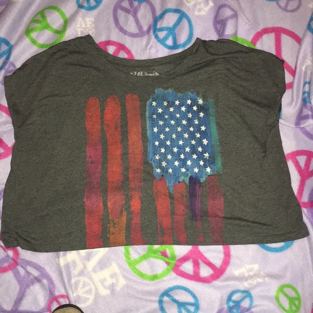 🌻5/$15-LOL Vintage cropped flag tee. Size XL. Oversized